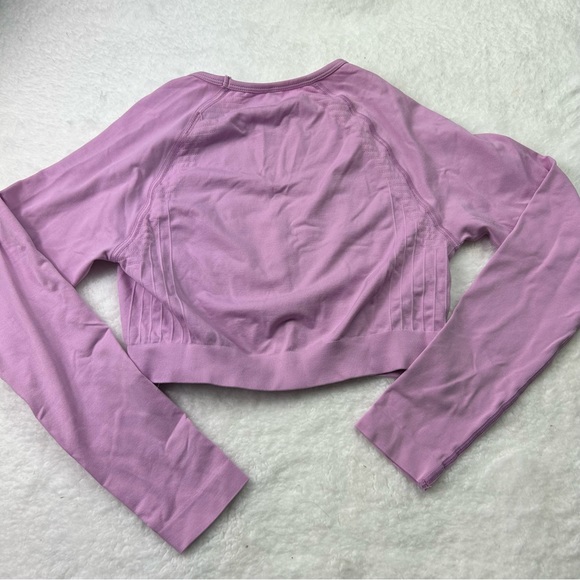 Alphalete Amplify Long Sleeve Crop Top in Bloom - Picture 4 of 7